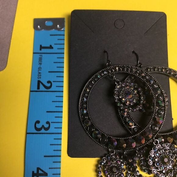 8 pair black earrings lot - Picture 7 of 7